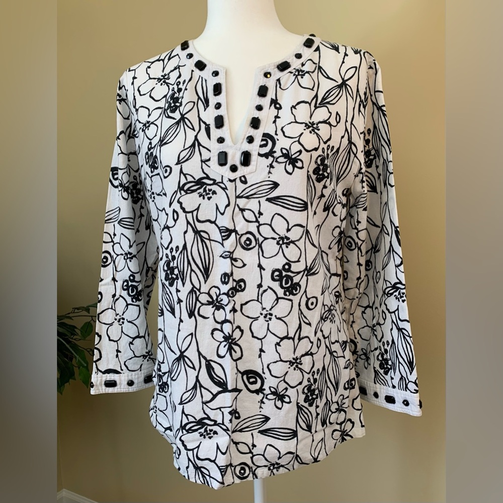 EUC Top: Linen Blend, Beaded, Tunic-Length, Y-Neck, 2/3-Sleeves